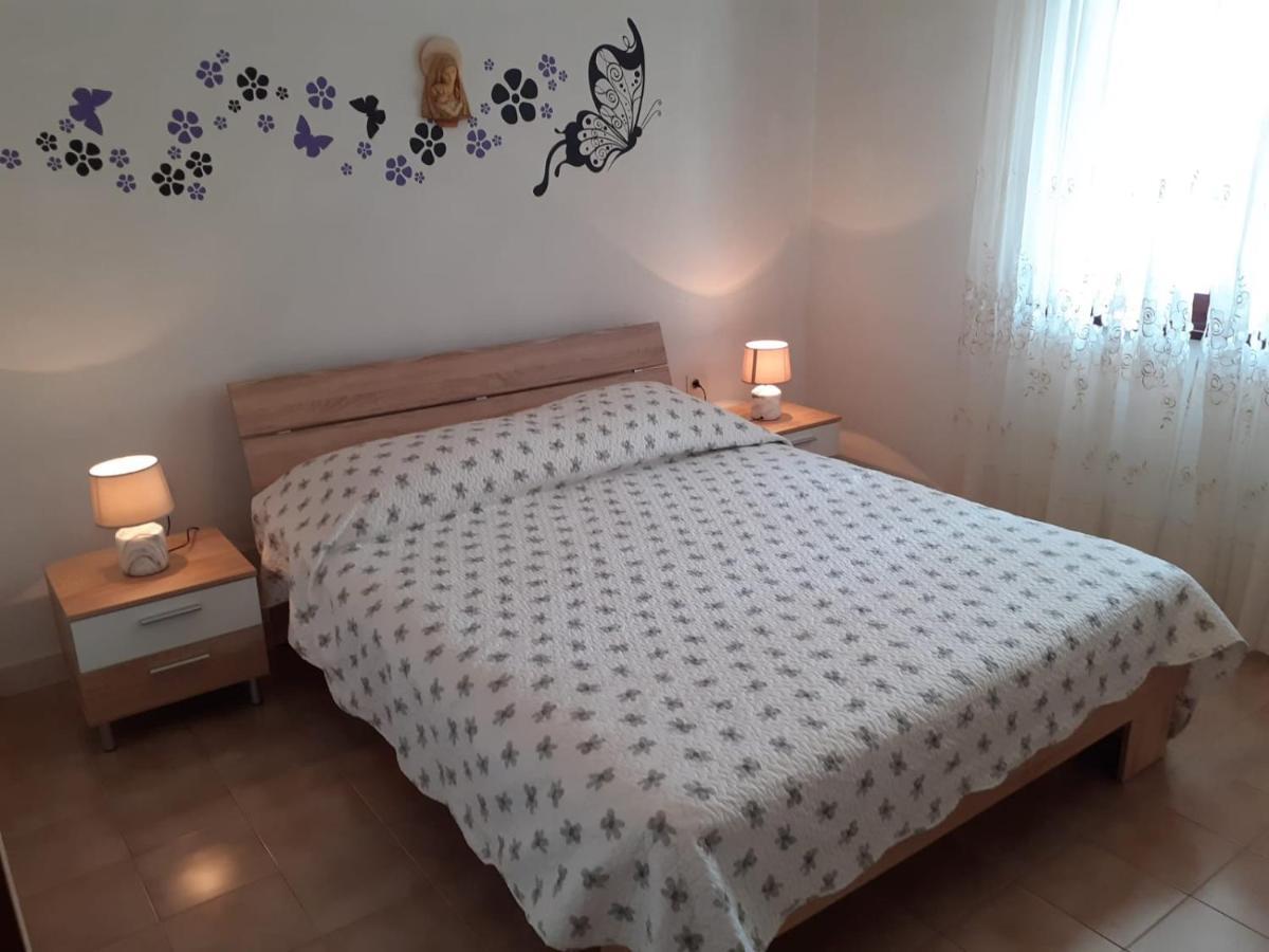 Miholascica Apartments Mary מראה חיצוני תמונה