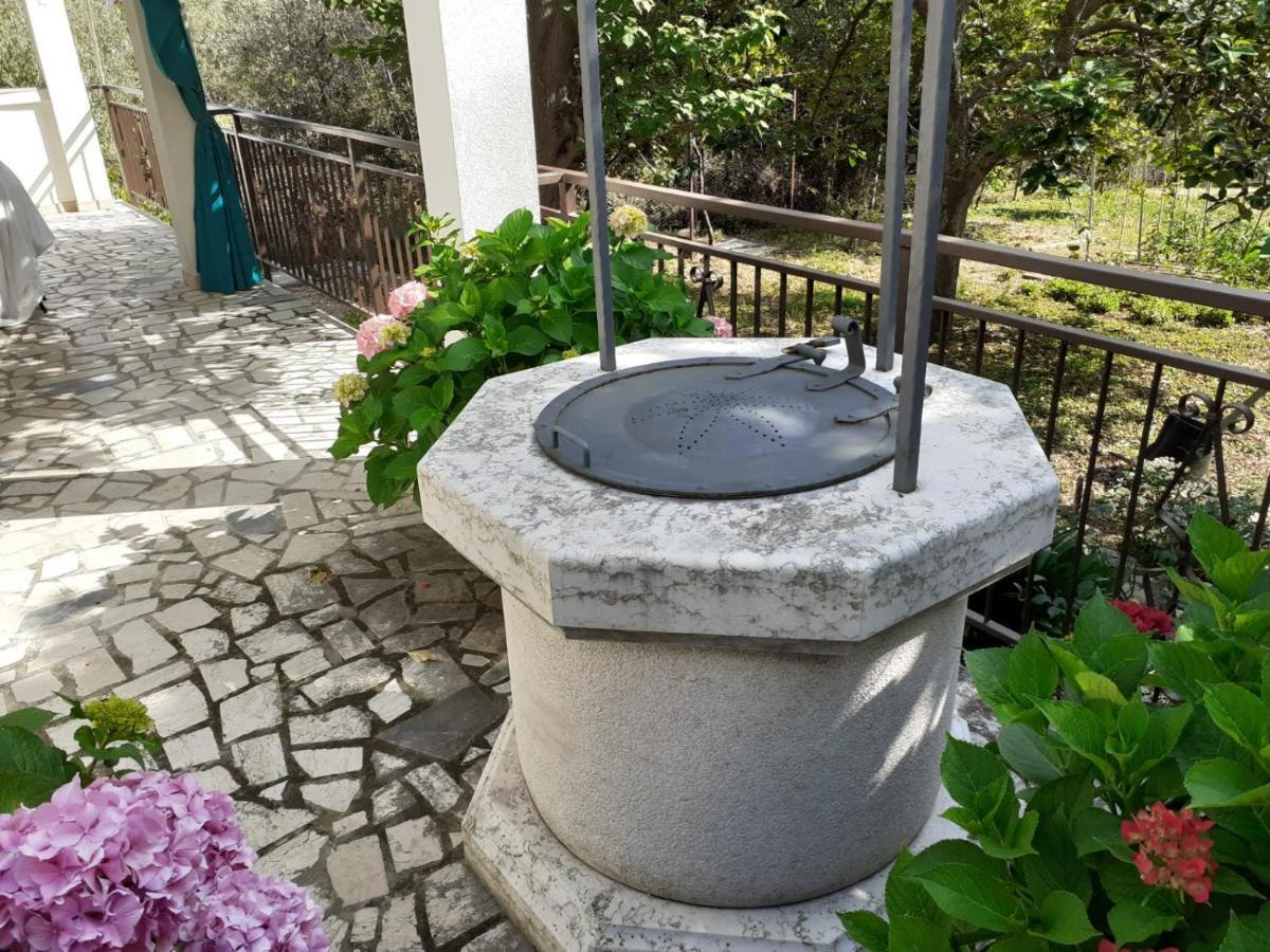 Miholascica Apartments Mary מראה חיצוני תמונה